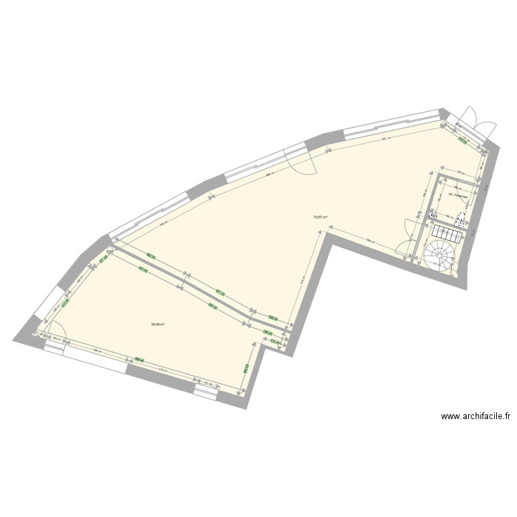 CH03160 RDC AVANT TRAVAUX AVEC CUISINE. Plan de 2 pièces et 119 m2