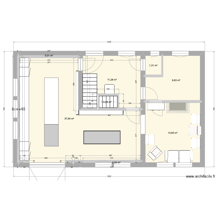 Maison REZ. Plan de 9 pièces et 74 m2