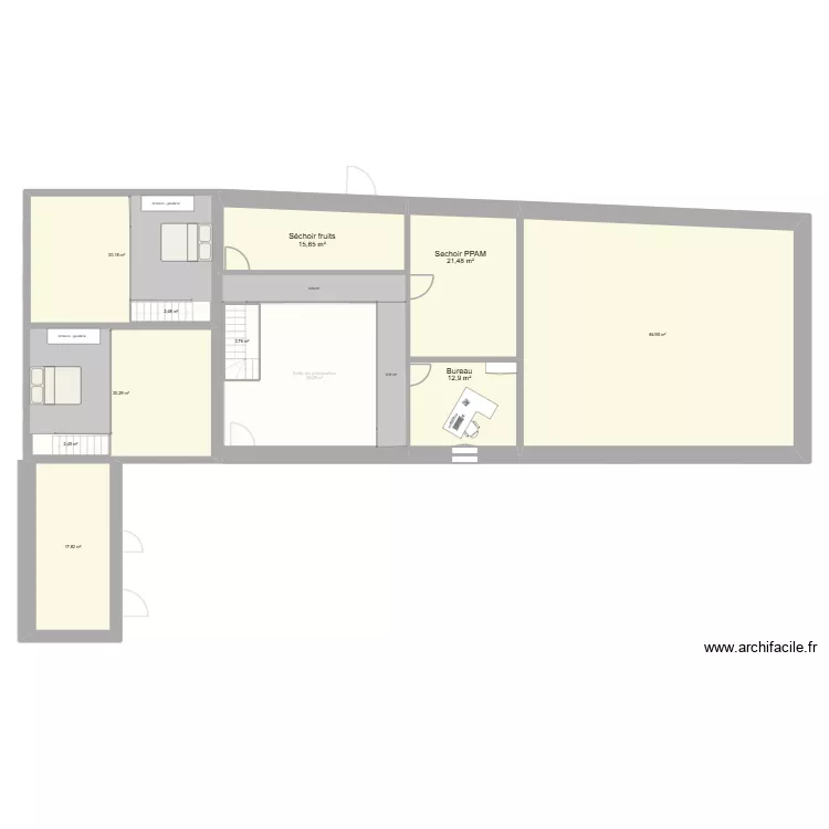 Neuvic ferme. Plan de 24 et 483 m² Neuvic ferme. Plan de 24 et 483 m²