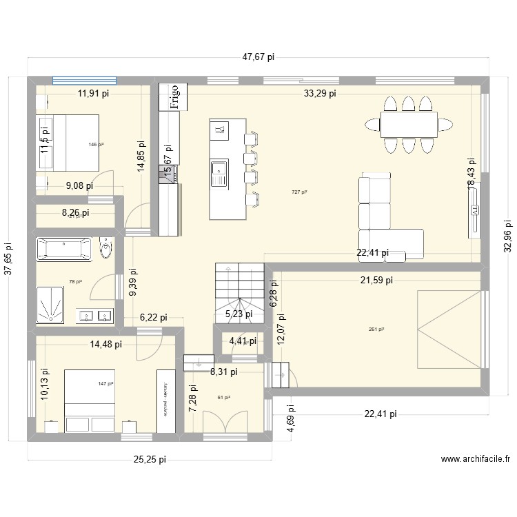Garage sur le côté. Plan de 0 pièce et 0 m2