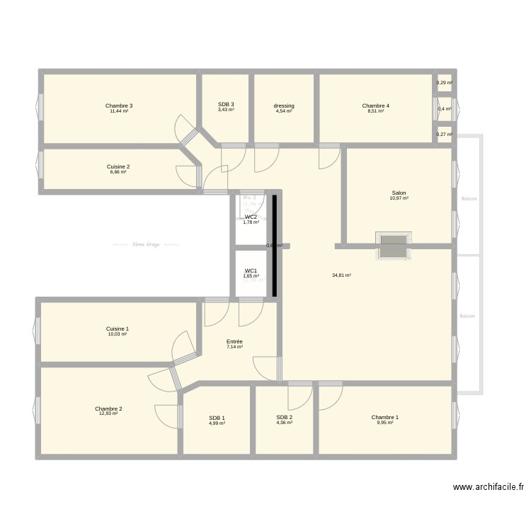 augagneur après studio. Plan de 19 pièces et 135 m2