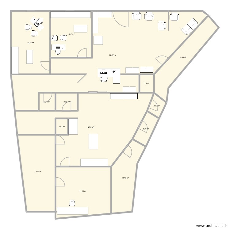 CLINIQUE. Plan de 13 pièces et 237 m2