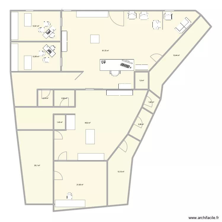CLINIQUE. Plan de 14  et 236 m²