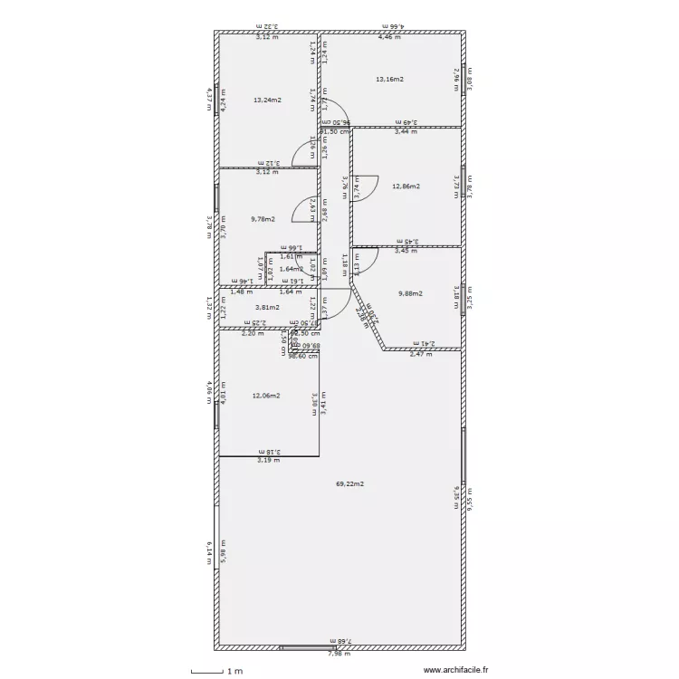 c&ocirc;tes r&eacute;elles (sans placo)  avec cloisons sans meubles. Plan de 