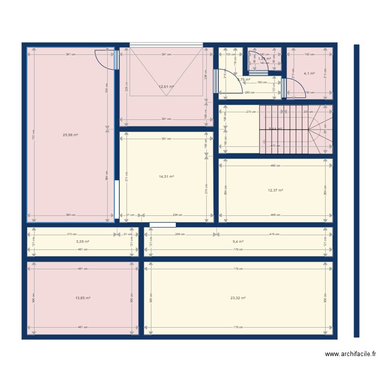 admin. Plan de 12 pièces et 136 m2