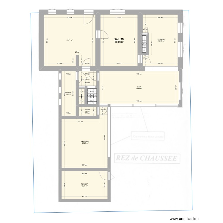 RDC. Plan de 12 pièces et 137 m2