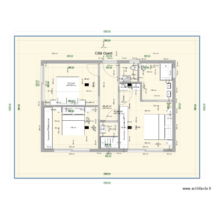 Chambres 6 x 9 mètres étage,côté ouest situé au rez . Plan de 3 pièces et 180 m2