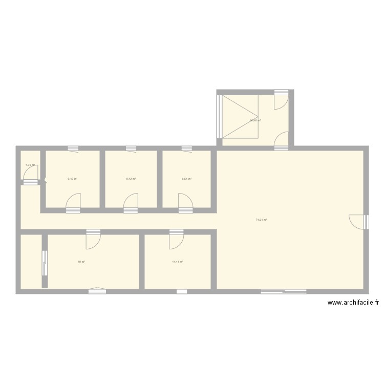 maison E B. Plan de 8 pièces et 144 m2