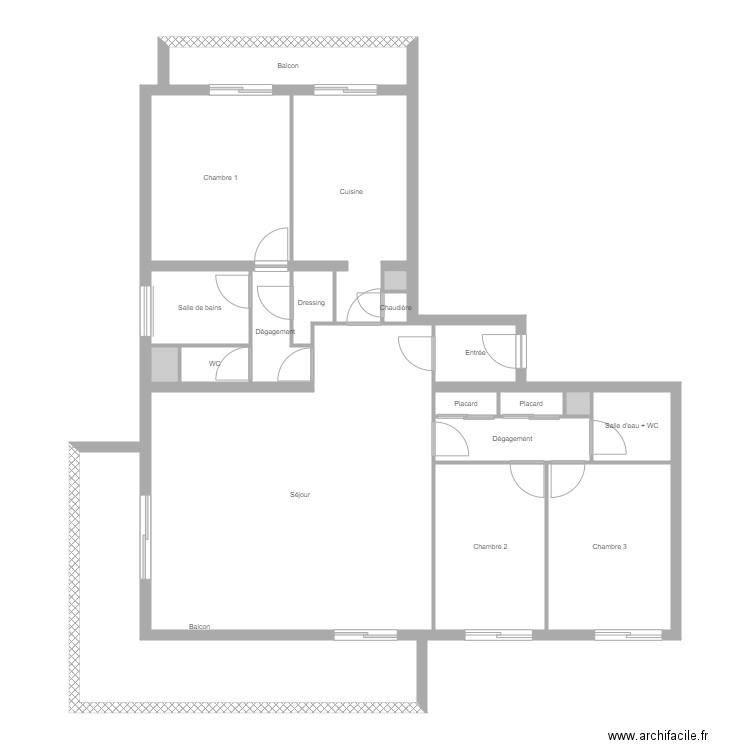 marteau. Plan de 20 pièces et 135 m2