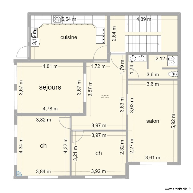 yach. Plan de 8 pièces et 121 m2