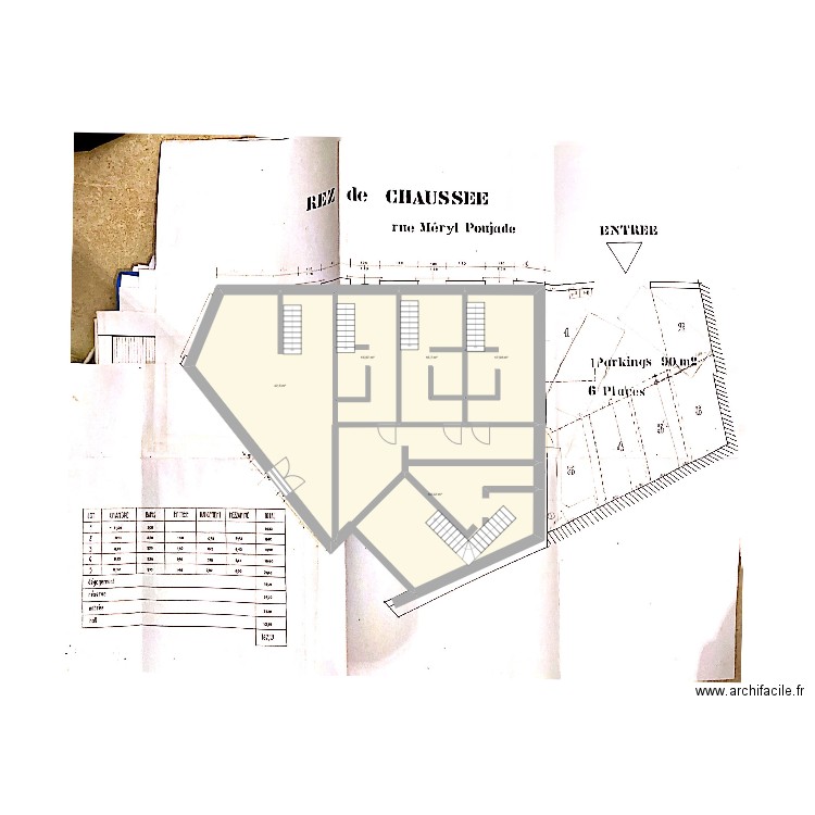 RDC MEZE. Plan de 5 pièces et 141 m2