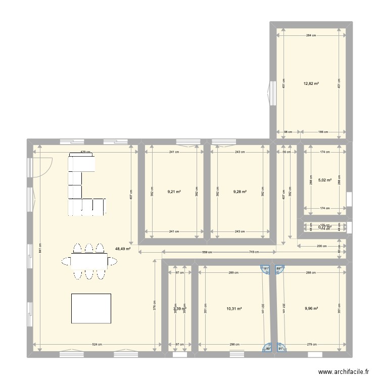 MAISON. Plan de 9 pièces et 109 m2