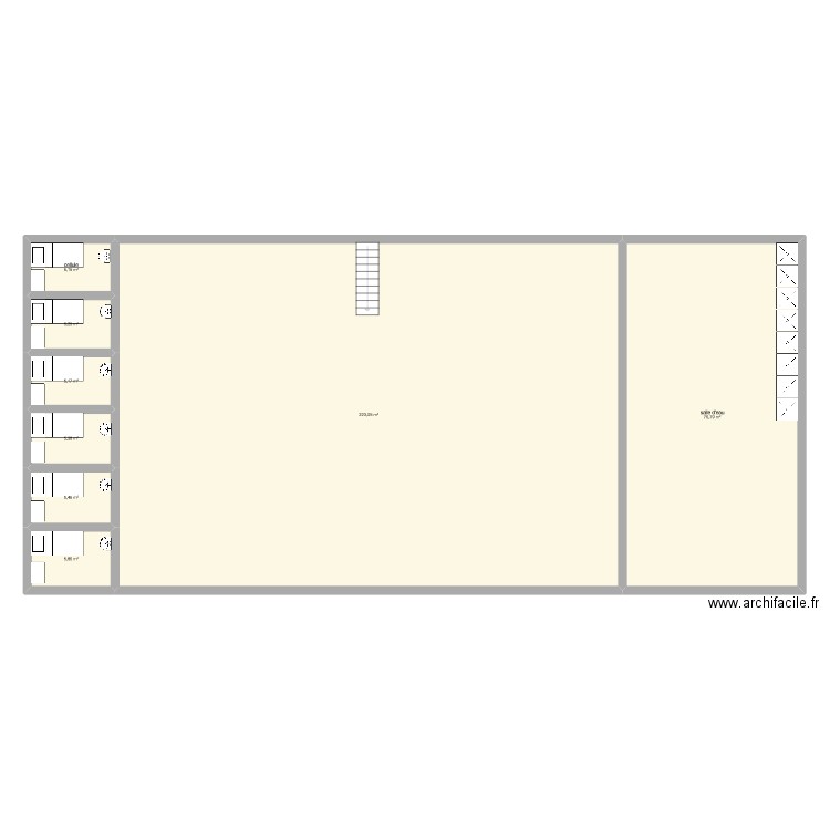 prison. Plan de 8 pièces et 332 m2