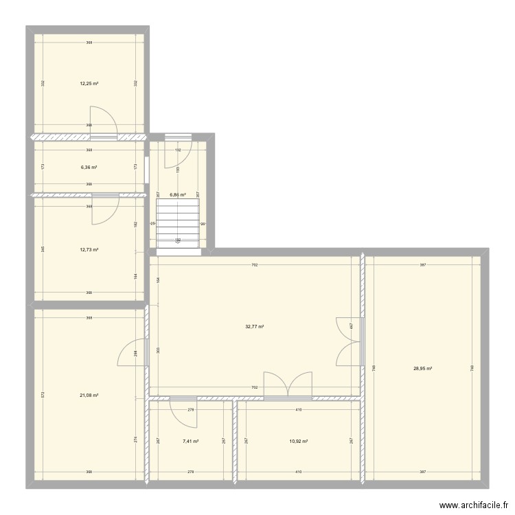 Baleone . Plan de 9 pièces et 139 m2