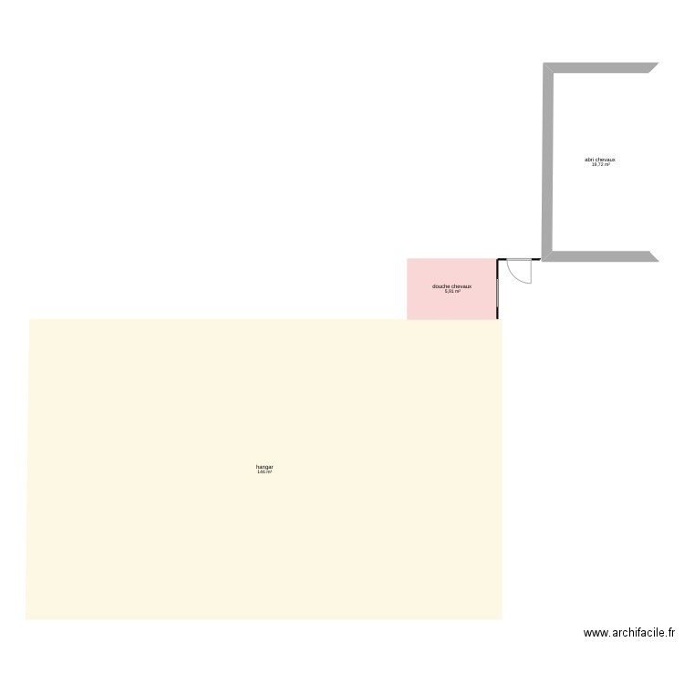 chevaux . Plan de 3 pièces et 172 m2