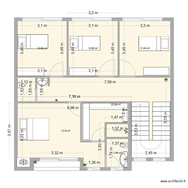 toit. Plan de 7 pièces et 81 m2