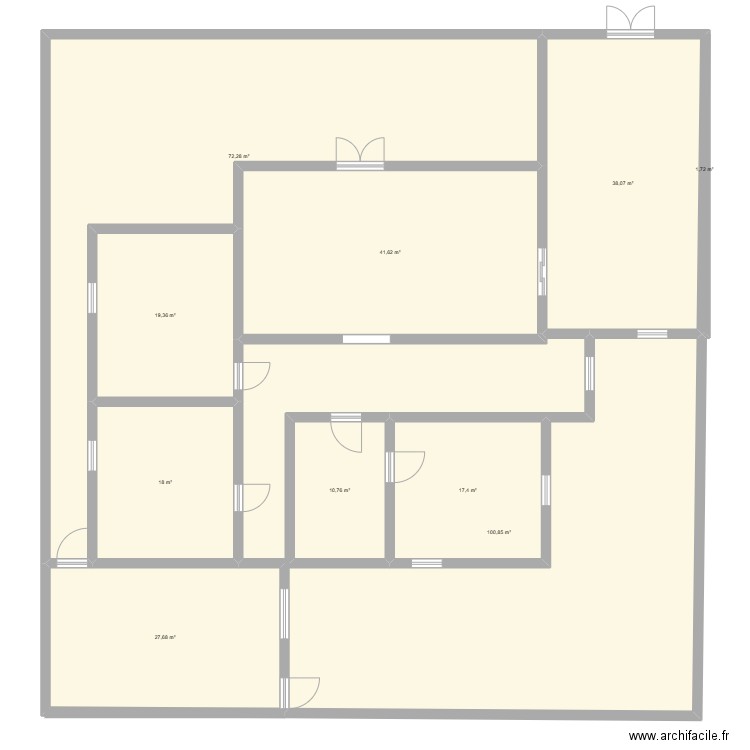 terrain. Plan de 10 pièces et 348 m2