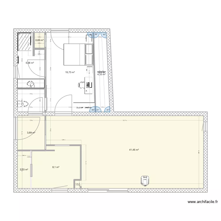annexe vide. Plan de 9 pièces et 84 m²
