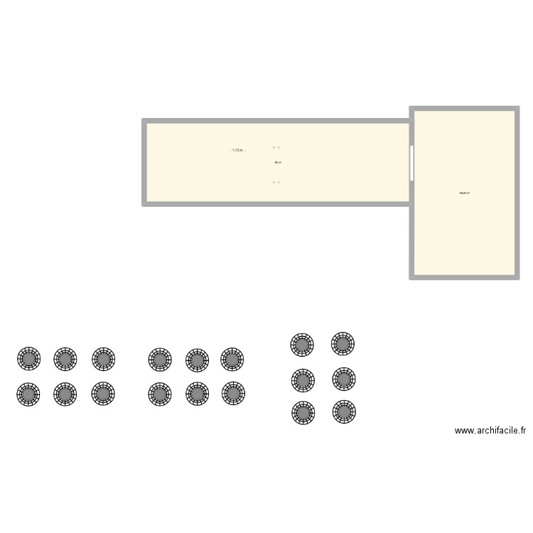 Bel étage vide. Plan de 2 pièces et 149 m2
