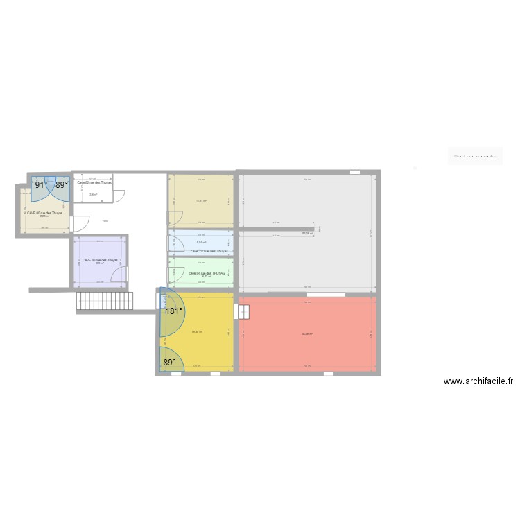 82 des Thuyas. Plan de 8 pièces et 148 m2