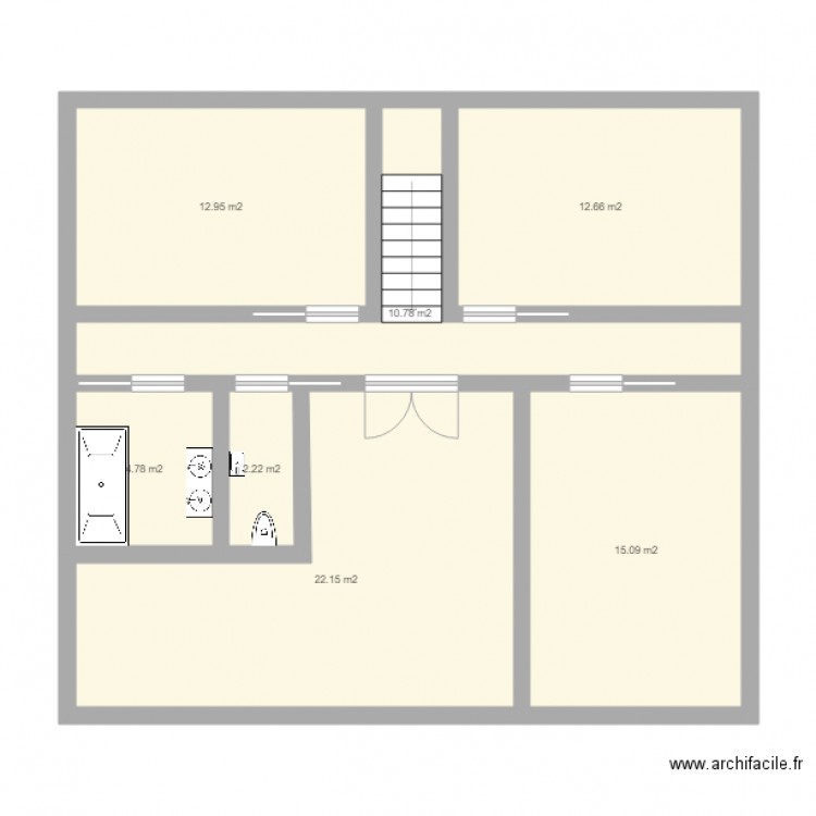 etage. Plan de 7 pièces et 81 m2