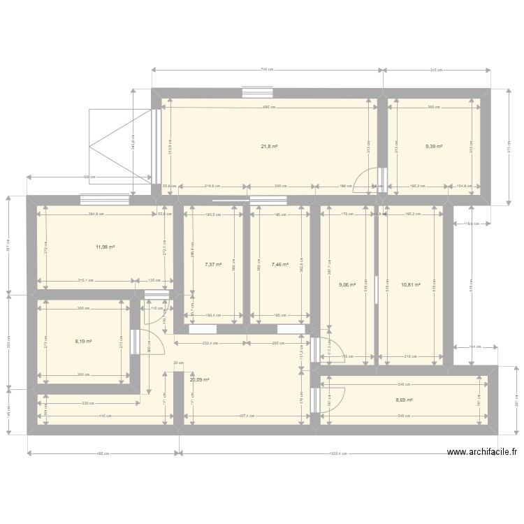 Plan sous-sol avec portes + fenêtres. Plan de 10 pièces et 115 m2