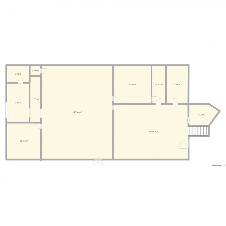 Armurerie. Plan de 11 pièces et 429 m2