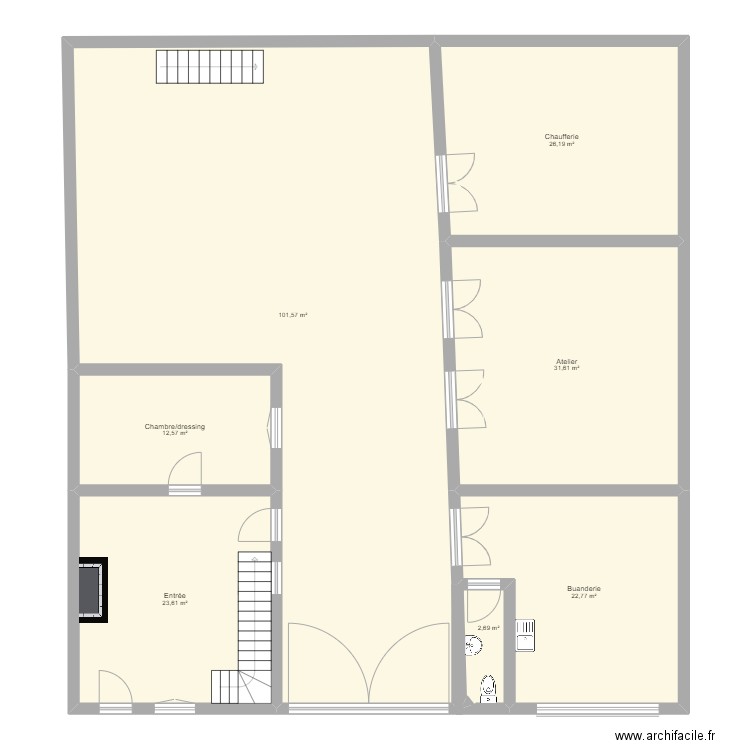 rdc. Plan de 7 pièces et 221 m2