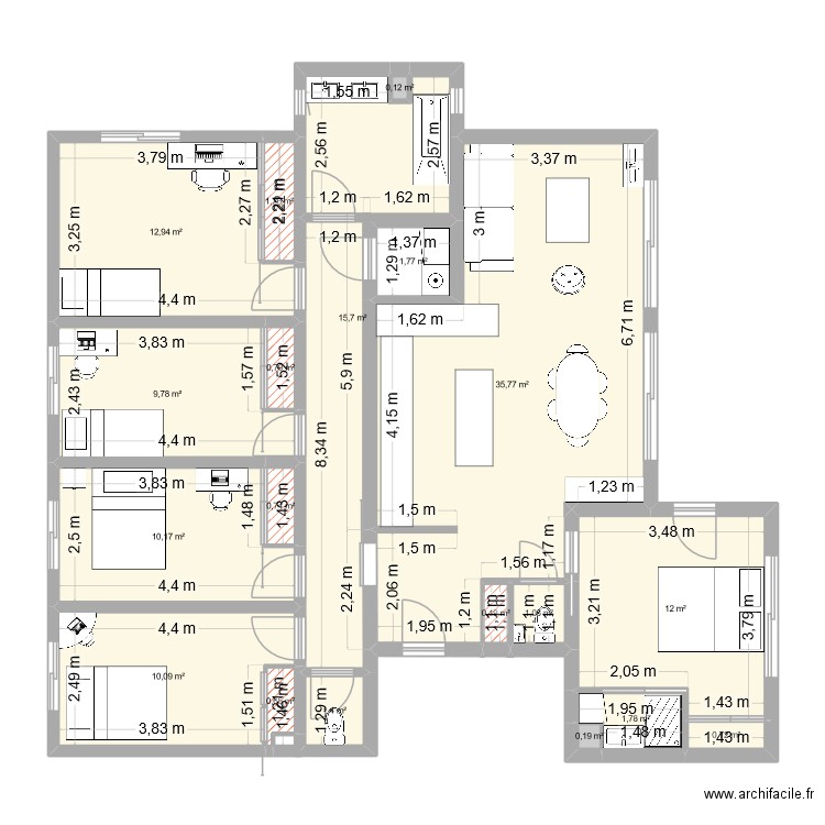 Point du jour. Plan de 19 pièces et 117 m2