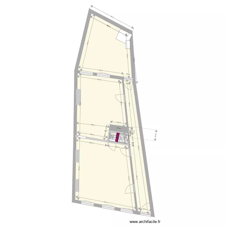 maison rdc couloir salon  cuisine et zone escalier  b4 et chemin&eacute;es . Plan de 