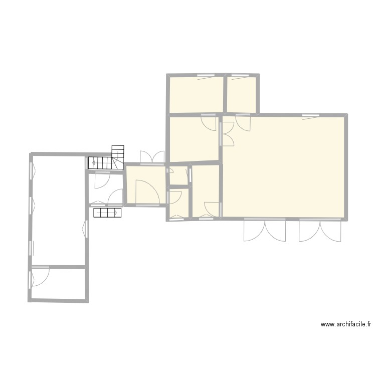 Maison 1er étage. Plan de 7 pièces et 27 m2