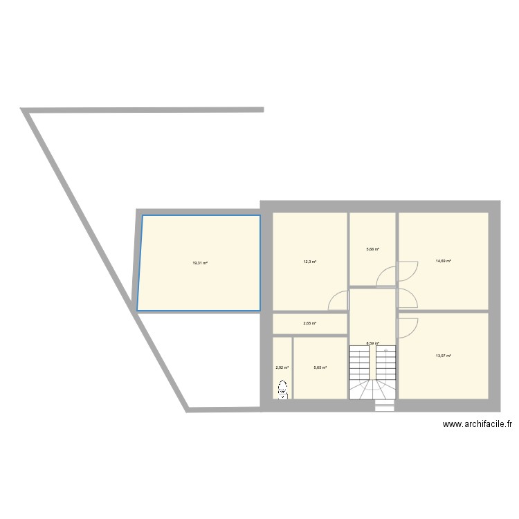 Saint Nic 1er étage. Plan de 9 pièces et 84 m2