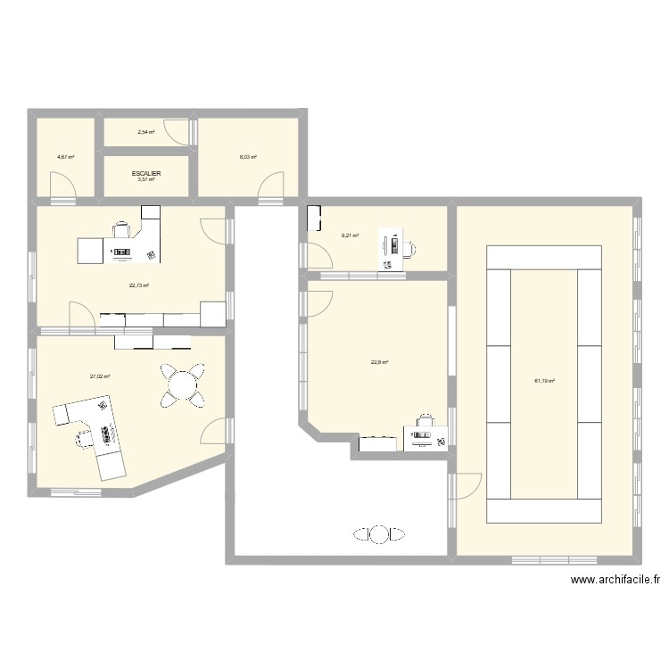 bureau. Plan de 9 pièces et 162 m2