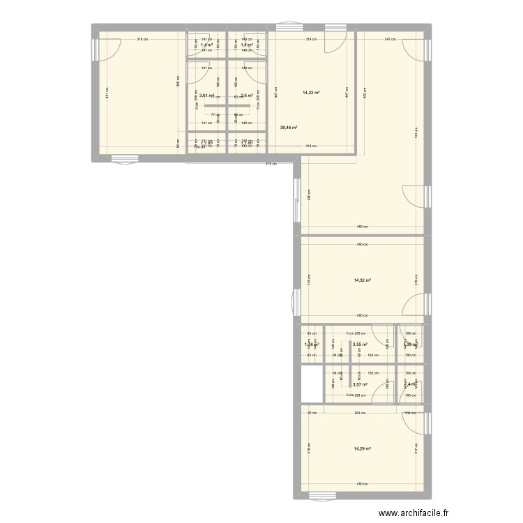 Maison secondaire. Plan de 15 pièces et 105 m2