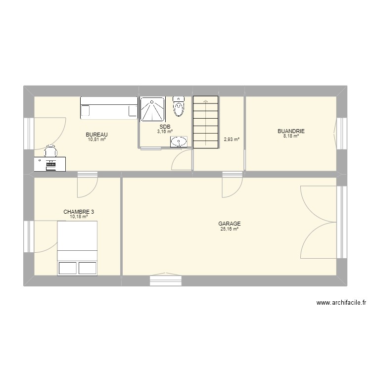 SP_RDC. Plan de 7 pièces et 62 m2