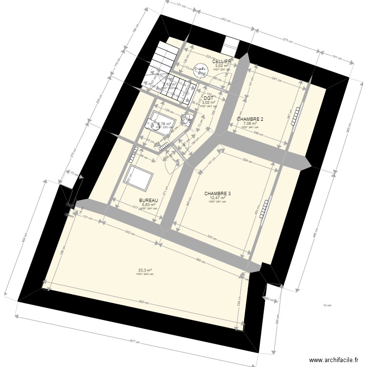 CALVI_R+2. Plan de 13 pièces et 69 m2