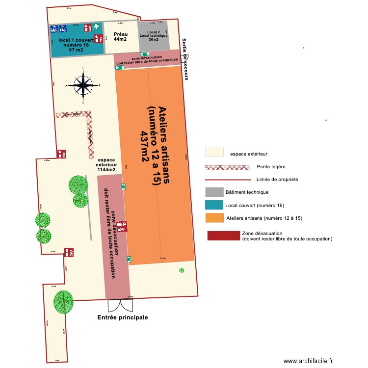 cour avec barrière 2. Plan de 0 pièce et 0 m2