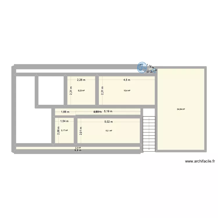 Etage Maison. Plan de 8 Pièces et 60 m² Etage Maison. Plan de 8 Pièces et 60 m²