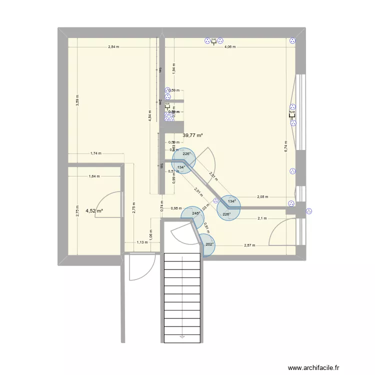 RDC avec prises. Plan de 2  et 44 m²