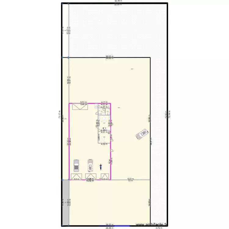centre. Plan de 11  et 2479 m²