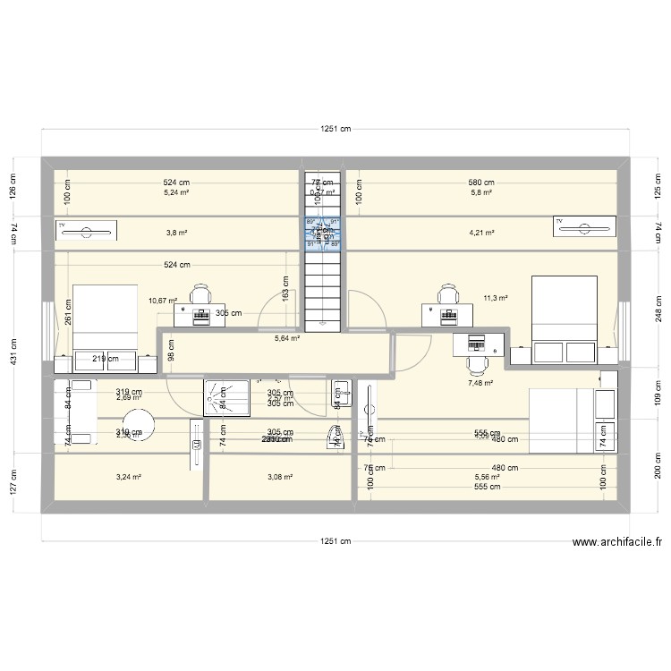 comble. Plan de 18 pièces et 81 m2