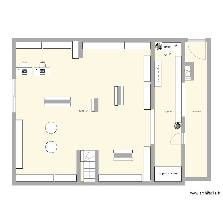 Parapharmacie valmy. Plan de 4 pièces et 129 m2