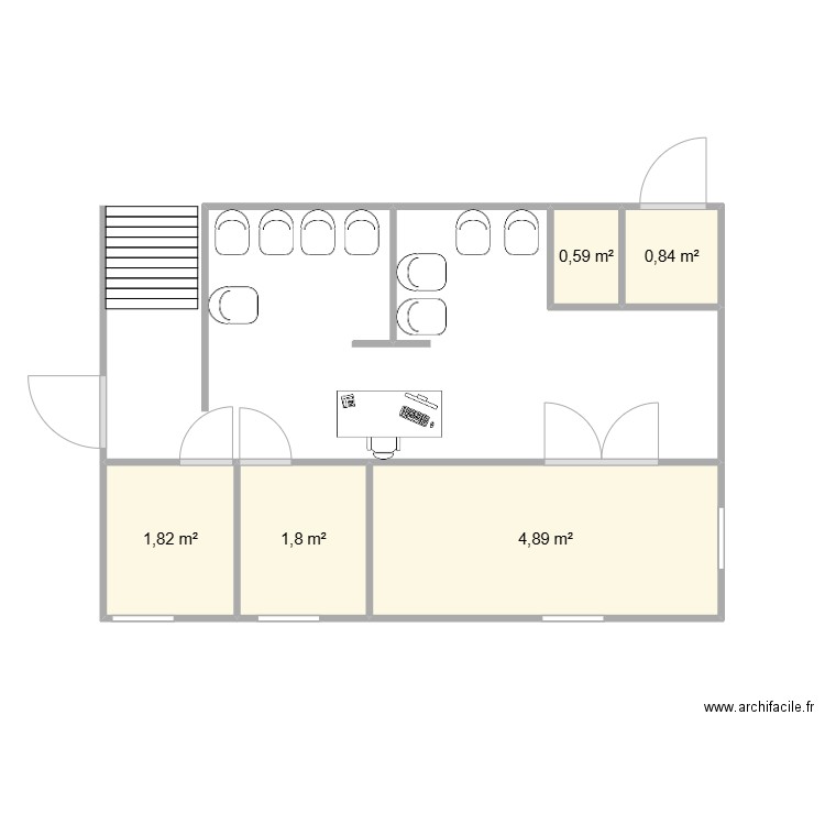 stage 1er etage. Plan de 5 pièces et 10 m2