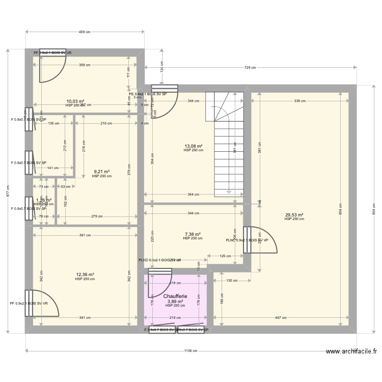 Courte. Plan de 16 pièces et 174 m2