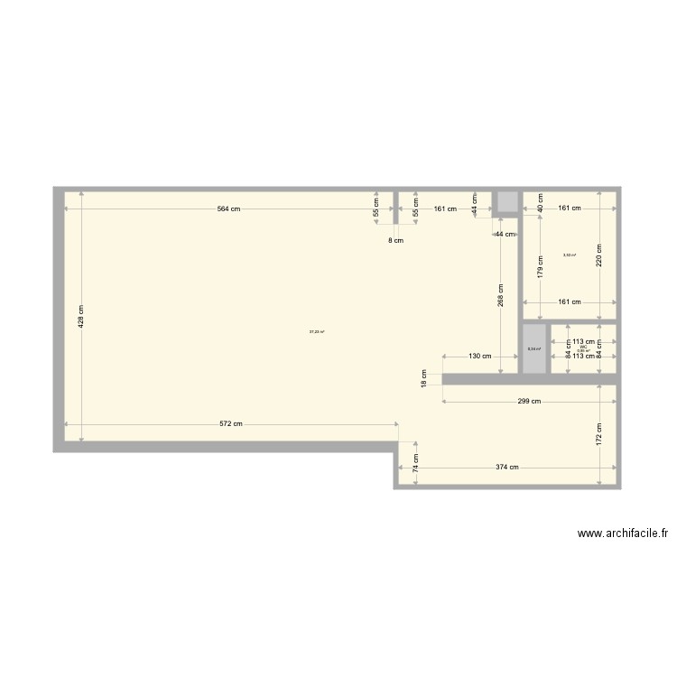 Plan simple V1 sans chambre. Plan de 5 pièces et 42 m2