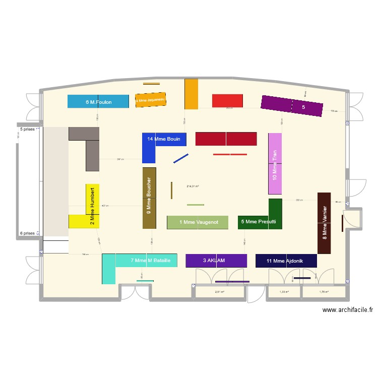 Salle des fêtes Kanfen avec exposants 2024 au 14 octobre 2023. Plan de 4 pièces et 219 m2
