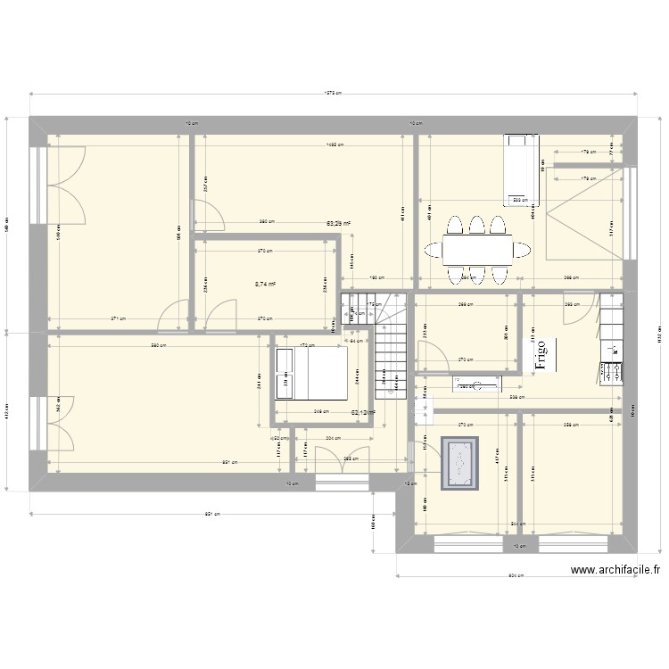 sci. Plan de 3 pièces et 134 m2