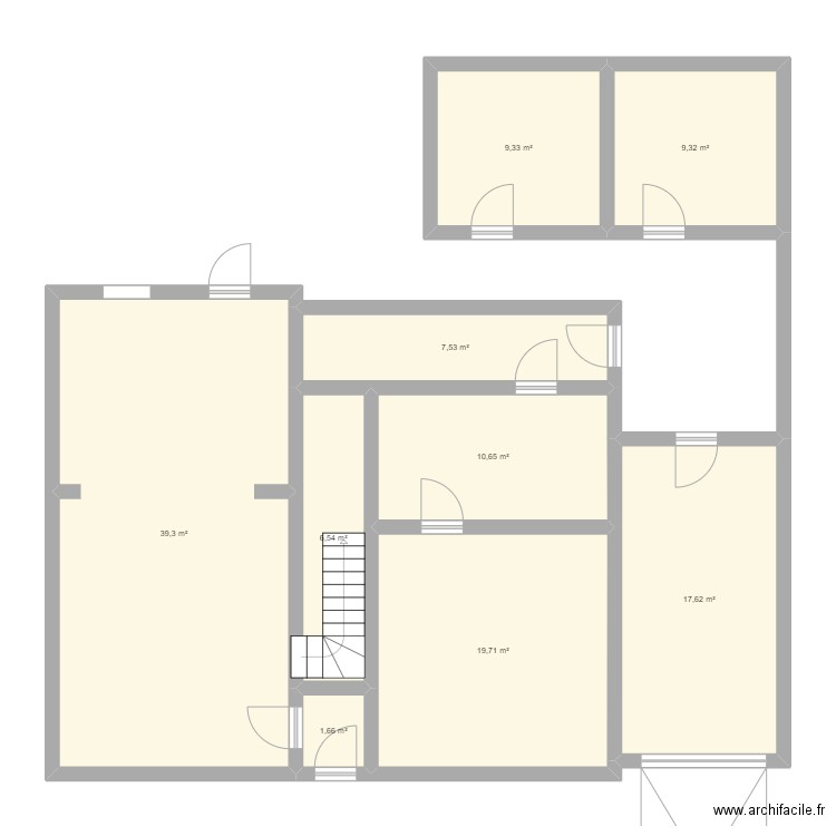 Malonnne Fay. Plan de 9 pièces et 122 m2