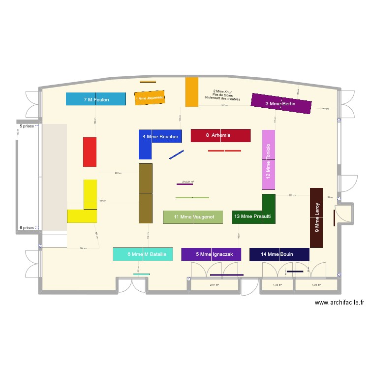 Salle des fêtes Kanfen avec exposants 2024 au 9 octobre 2023. Plan de 4 pièces et 219 m2