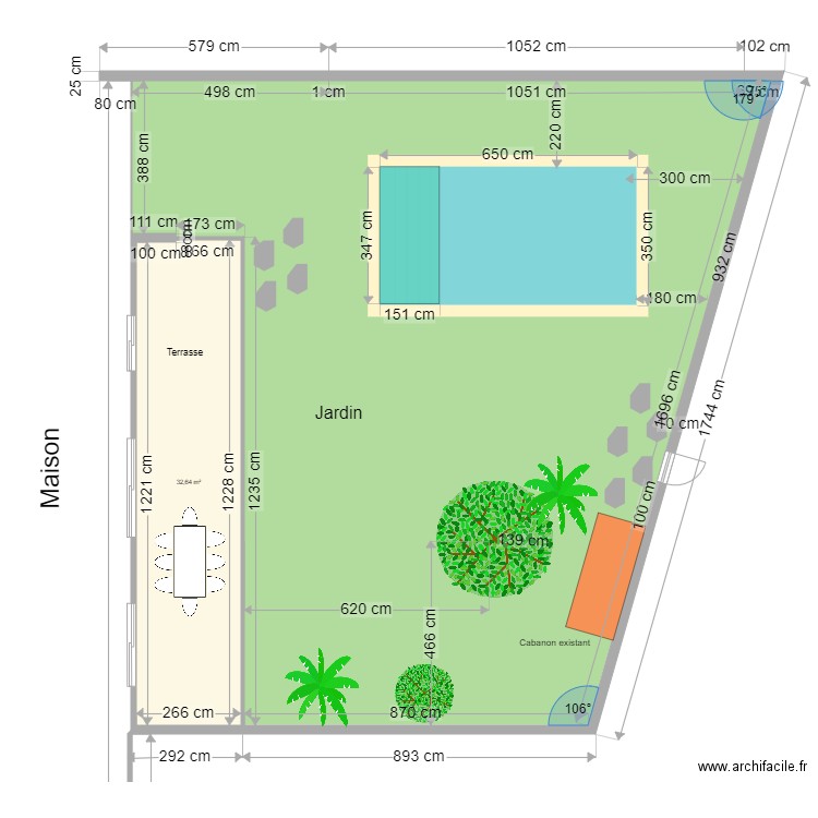 Piscine simple. Plan de 2 pièces et 224 m2